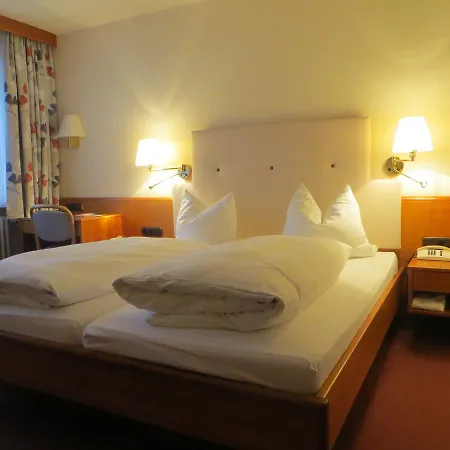 Hotell Cebulj 3*